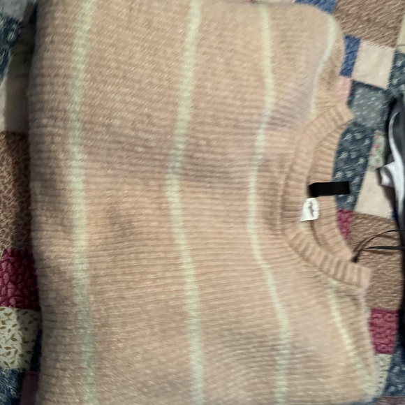 Pink and white crop sweater - Picture 2 of 3